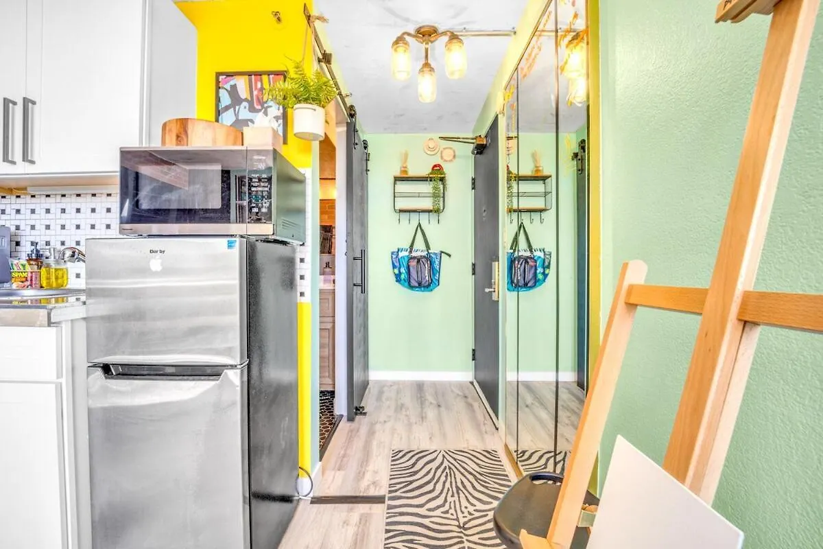 Ocean View Art Inspired Loft Apartment Honolulu 0*,