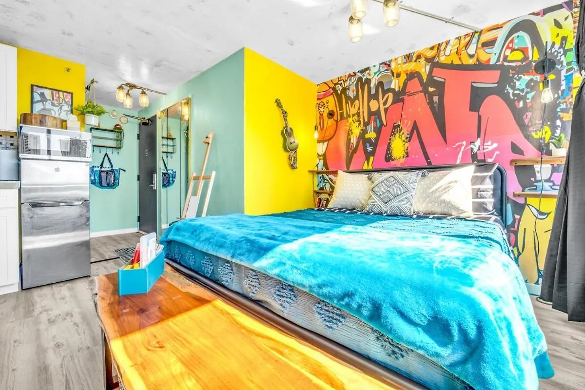 Ocean View Art Inspired Loft Apartment Honolulu